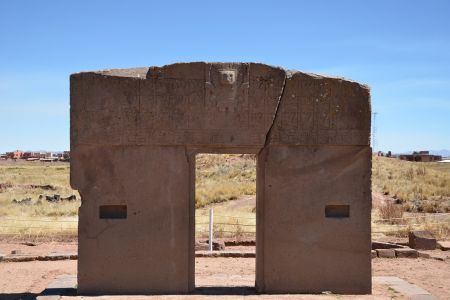 Bolivia - Tiwanaku 2.jpg