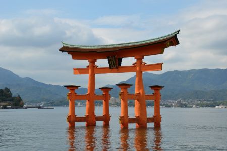 Japan - Itsukushima.jpg