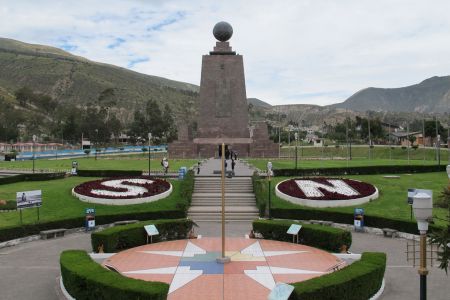 Ecuador - Mitad del Mundo.jpg